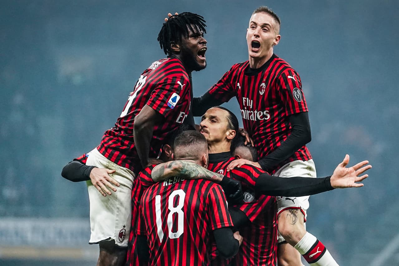 Inter se impone al Milan tras un partidazo. Cuatro goles a dos marcaron la diferencia en este derby. Zlatan y Rebic anotan por parte del Milan, mientras que por parte del Inter anotaron Brozovic, Vecino, Stefan de Vrij y Lukaku al último minuto.