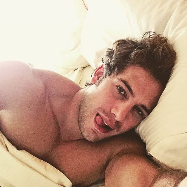 Lambda García comenzó su carrera actoral desde muy joven. Su preparación inició en el Centro de Estudios y Formación Actoral para Televisión (CEFAT) de TV Azteca, y en la Broadway Dance Academy.