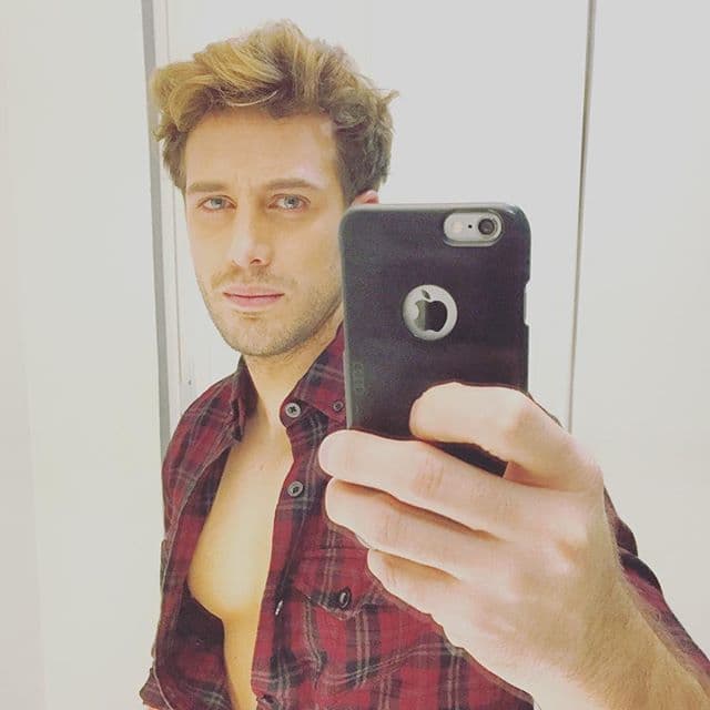 "Pues son 5 comidas al día. Empieza mi día a las 9 de la mañana, comiéndome 6 claras de huevo con verduras, con un 'bowl' de avena, quinoa, linaza y algunos frutos rojos", enumeró.