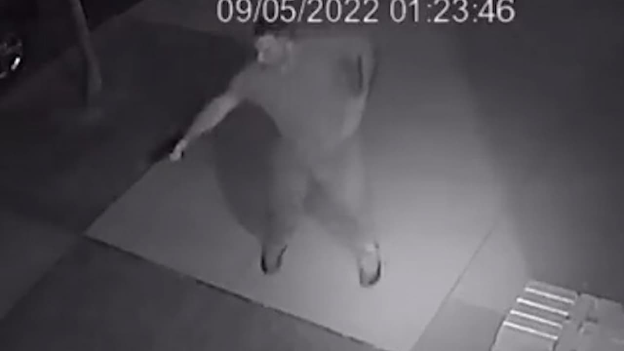 Buscan a sospechoso acusado de disparar contra un grupo de personas en Queens 