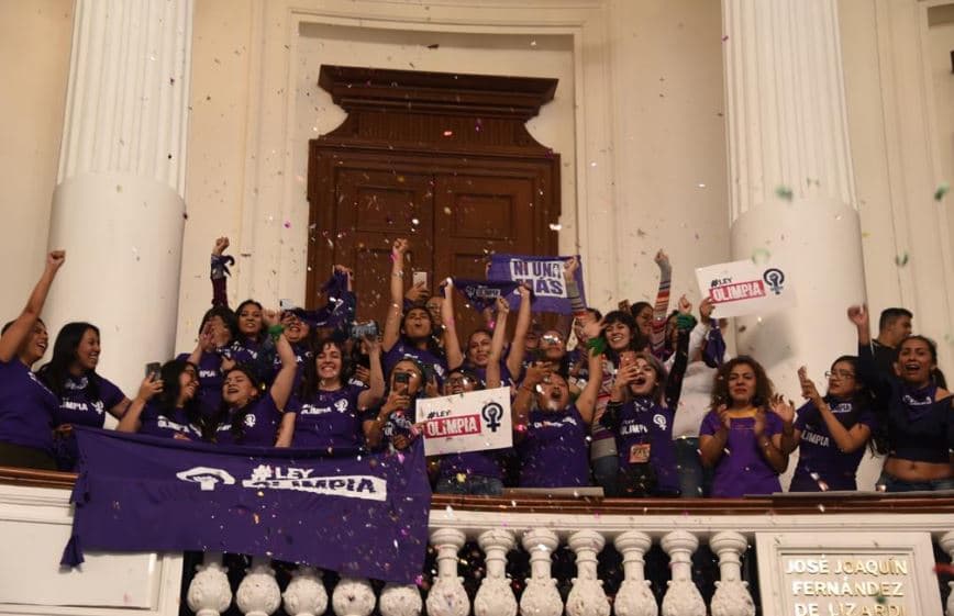 Este martes el Congreso de la Ciudad de México aprobó por unanimidad la llamada Ley Olimpia que sanciona la violencia digital.
<br>