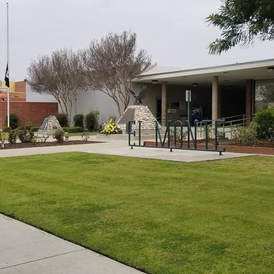 <b>El Monte</b>: El 23 de marzo el Ayuntamiento de El Monte 
<a href="https://www.ci.el-monte.ca.us/AgendaCenter/ViewFile/Agenda/_03232020-631" target="_blank">aprobó una Ordenanza de Emergencia</a> en conformidad con las Secciones 36934 y 36937 (b) del Código de Gobierno para suspender por 60 días los desalojos debido a la falta de pago por circunstancias relacionadas con la pérdida de trabajo o una reducción de horas de trabajo debido a la pandemia de Covid-19. La medida puede ser extendida si la emergencia de salud pública por el coronavirus se prolonga.