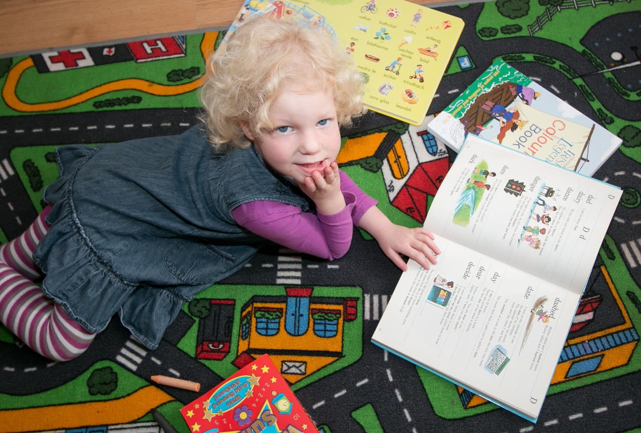 La mamá tuvo a los hermanos cuando era muy joven e inexperta, por lo que pensaba que era normal tener dos pequeños así, aunque más tarde notó las habilidades especiales de sus niños.