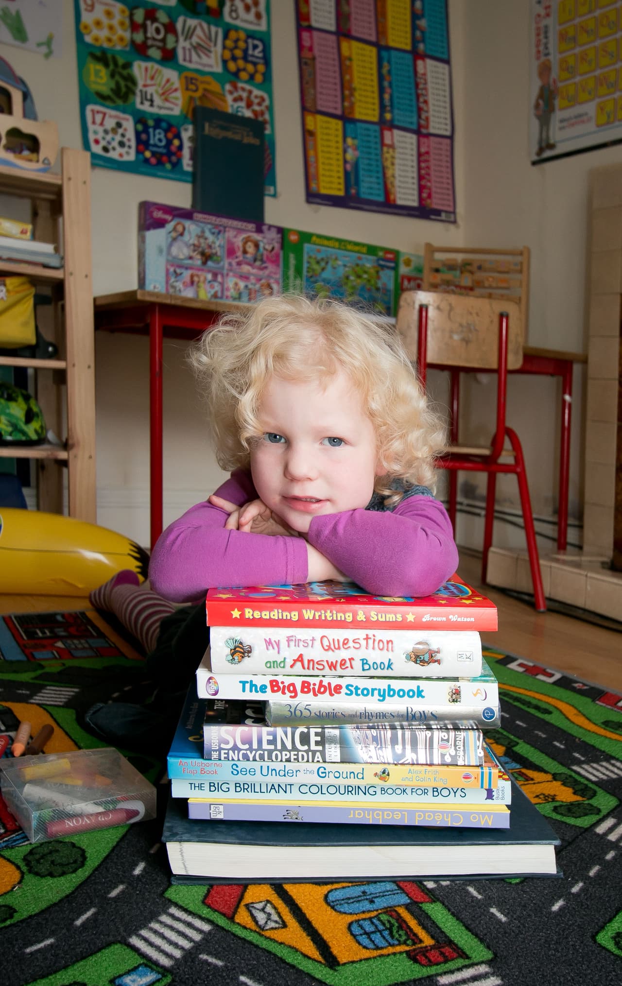 Cuando tenía sólo 18 meses de nacida, Amber estudiaba qué volvía azul al cielo y qué alimentos no eran buenos para la salud.