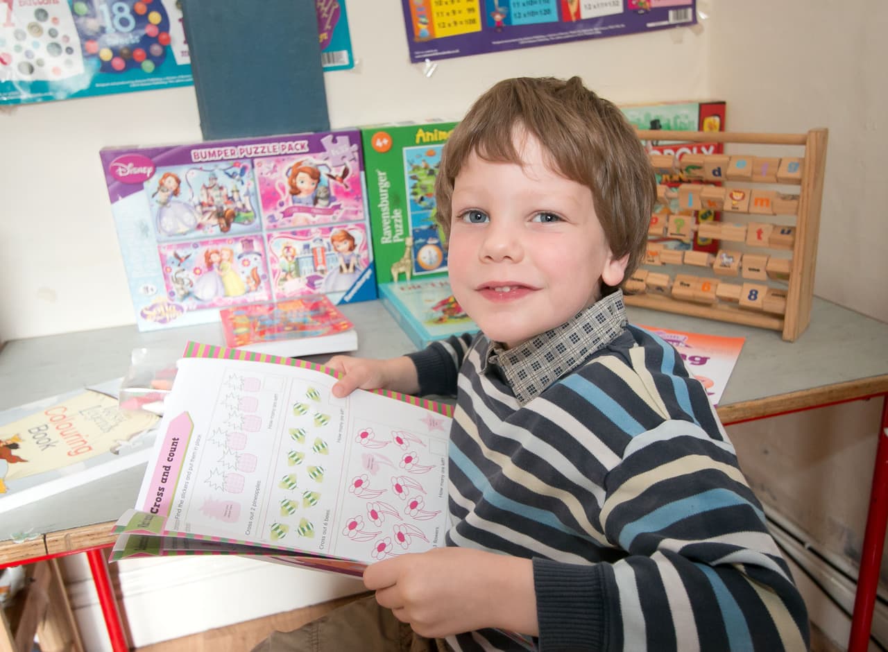 Por su parte, Leon tiene un puntaje de 145, lo que lo acerca bastante a Albert Einstein y Stephen Hawking.