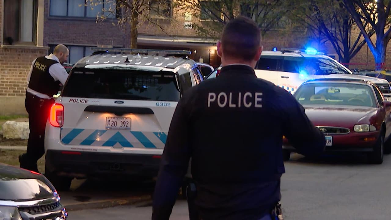 Localizan a un hombre con un disparo en la cabeza a bordo de un auto en Little Italy