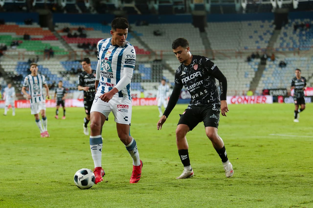Aviles Hurtado se vuelve a encontrar con el gol y Pachuca consigue tres vlaliosas unidades.