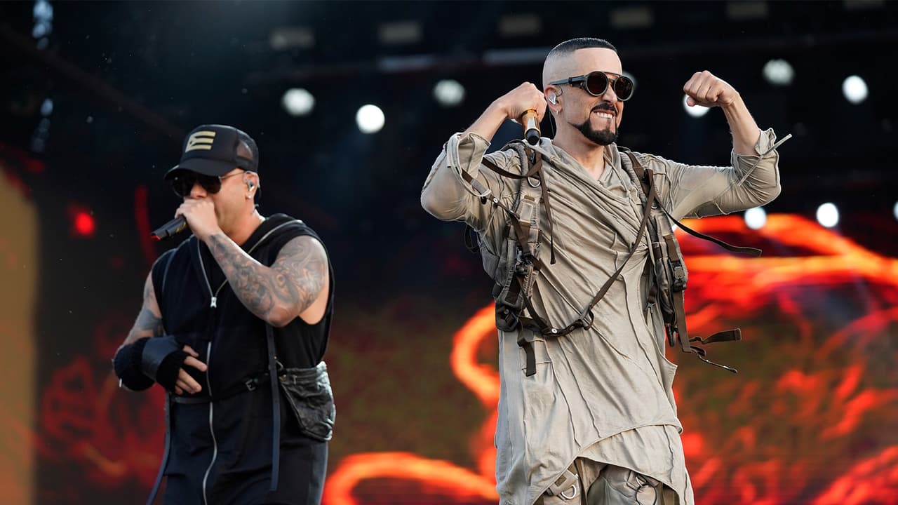 <b>Wisin y Yandel</b>, íconos del género, reventaron el ambiente con temas clásicos como 
<b><i>Anoche Soñé Contigo</i></b>.