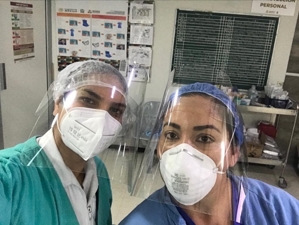 Haydee es una de las enfermeras que trabaja en la Clínica 20 de Tijuana, Baja California, atendiendo a pacientes del virus y ha vivido en carne propia las consecuencias del contagio.