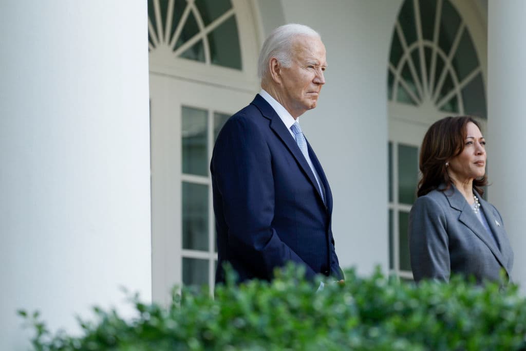 Además, señaló que apoya a Kamala Harris para que tome esta nominación.
<br>
<br>"No me equivoqué cuando la escogí como vicepresidenta y
<b>ella es la persona adecuada</b>", aseguró en su cuenta de X.