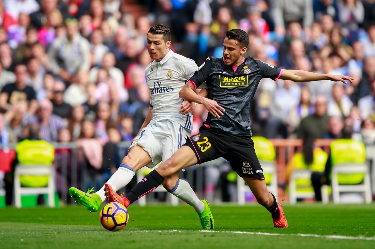 Reyes se destacó en España como uno de los mejores defensas centrales de esa Liga, donde llevó a Espanyol a pelear por lugares en torneos de Europa.