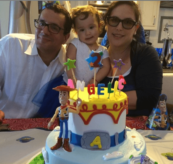 Las fiestas de cumpleaños son una tradición muy importante en la familia. En esta fotografía la pequeña Angélica celebró sus primeros dos años.