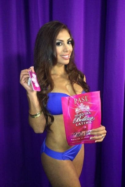 La mexicana que audicionó en San Antonio le dijo adiós a su sueño de ser reina después de haber sido la chica con menos votos del público. Carolina se va agradecida con Denise y la experiencia de haber participado en la octava temporada de Nuestra Belleza Latina.