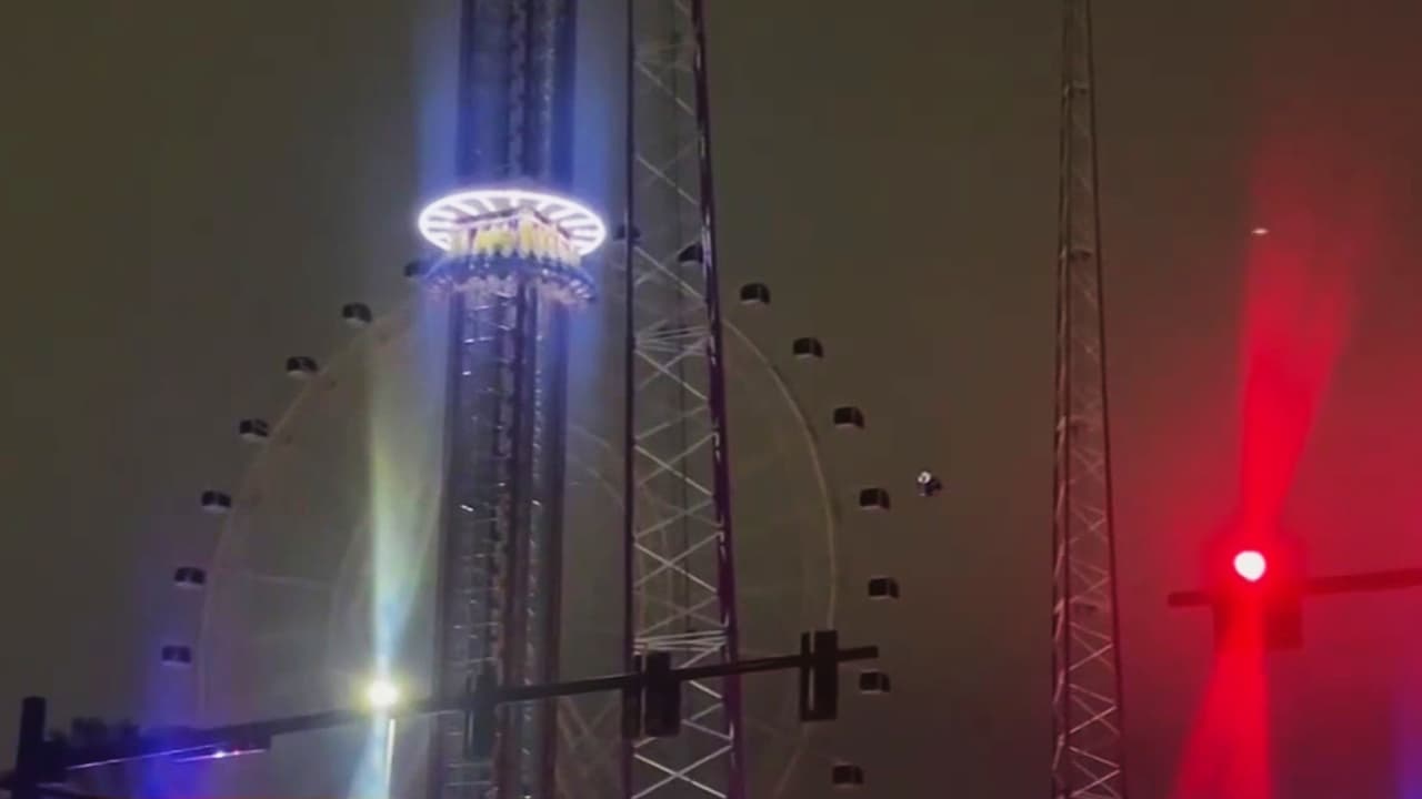 Video imágenes fuertes: Adolescente de 14 años muere al caer de un juego mecánico que se eleva a 430 pies de altura 