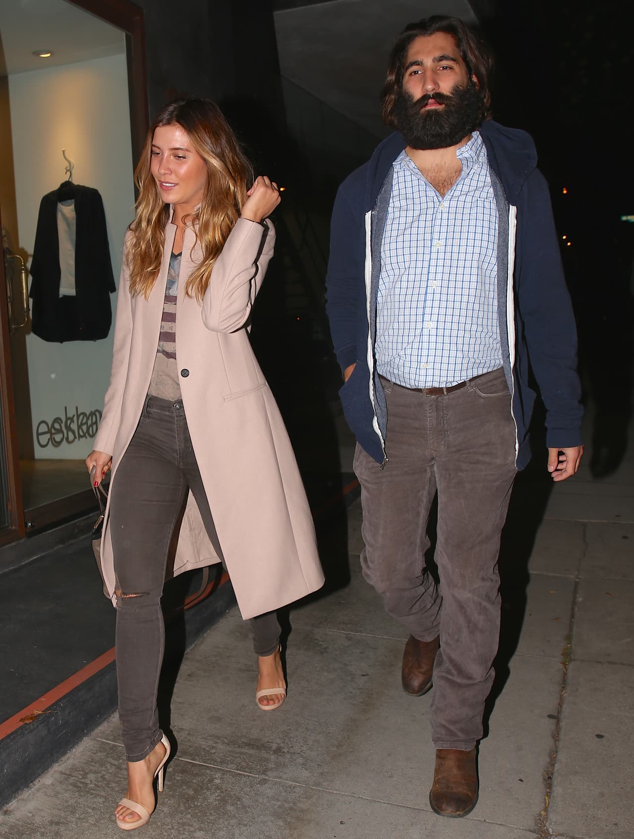 La hija de Luis Miguel salió a cenar con un galán peculiar. ¿La flechó Cupido?