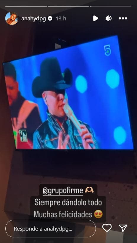 Así reaccionó Daisy Anahy al ver a Eduin Caz en Premio Lo Nuestro 2023.