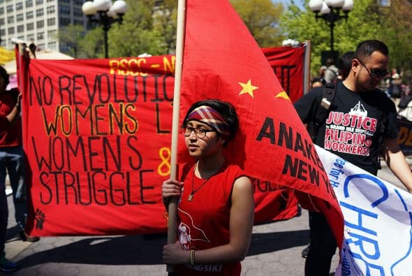 Día del Trabajador: En Nueva York, y en otras partes del país, miles de personas salieron a marchar por las calles por una reforma migratoria así como en defensa de los derechos de los trabajadores y salarios justos.
