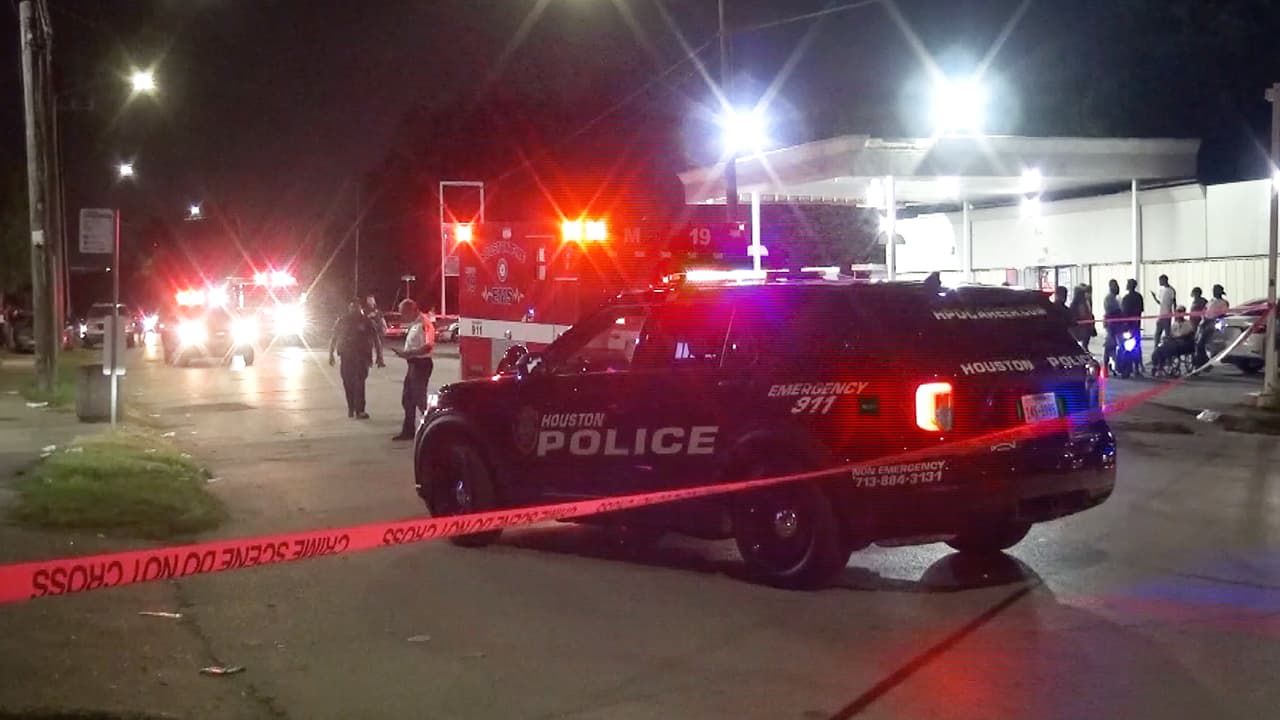 Houston vivió una noche violenta durante este fin de semana. Cuatro personas perdieron la vida por hechos violentos.