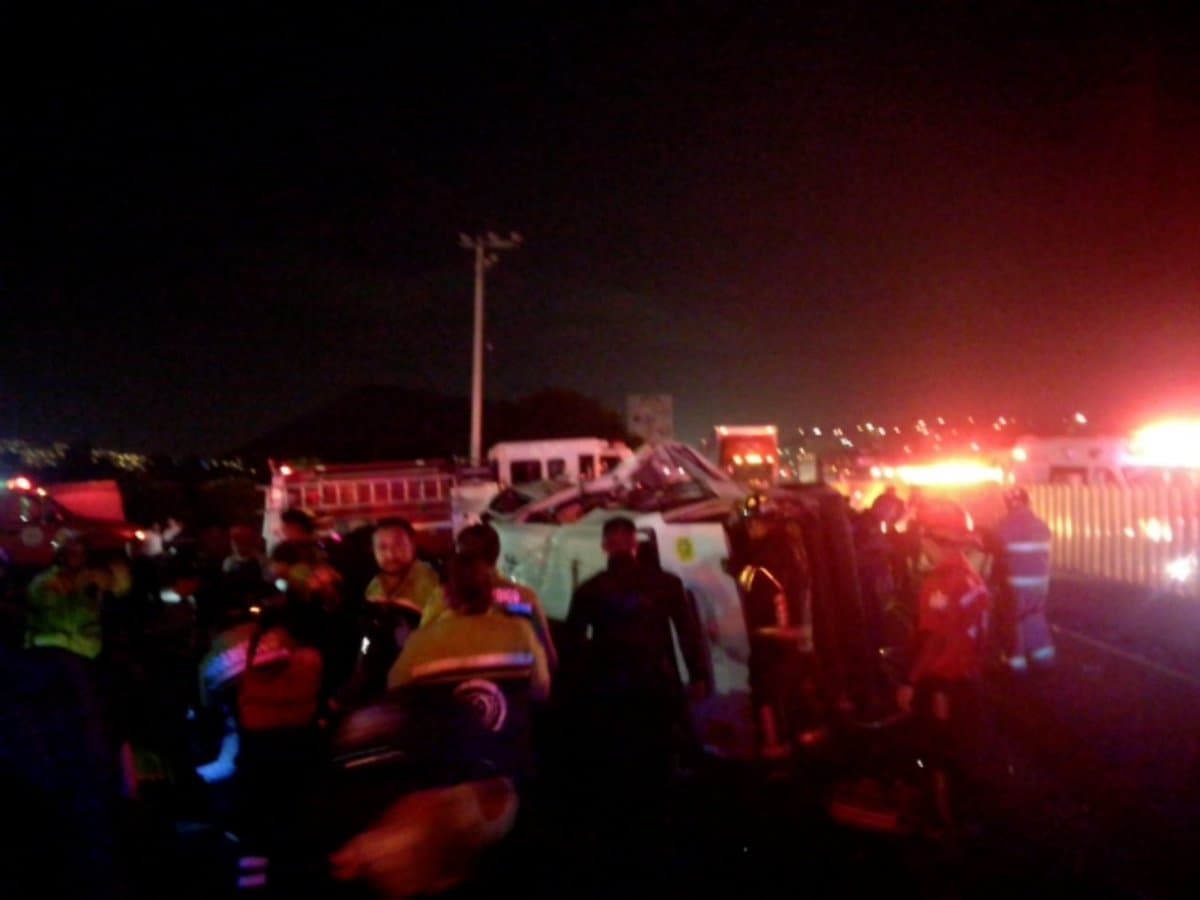 Accidente en la carretera México-Puebla deja 4 personas muertas.