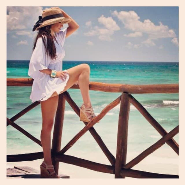 Asimismo, en 2002 Pilar participó en la telenovela "Te amaré en silencio", en la que interpretó el pesonaje de "Paola". En este melodrama compartió créditos con Eduardo Yáñez y Ana Carolina da Fonseca.