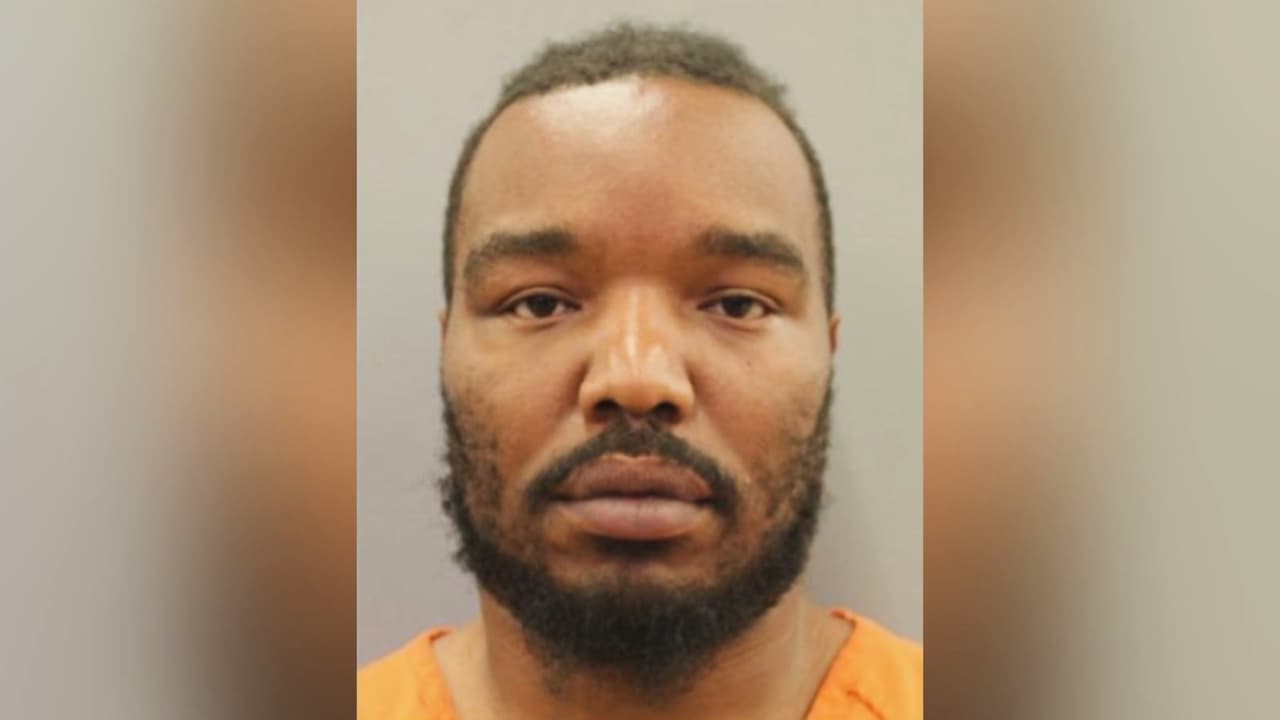 Arrestan a un hombre en Houston por atacar a personas sin hogar con pistolas de agua de alta potencia