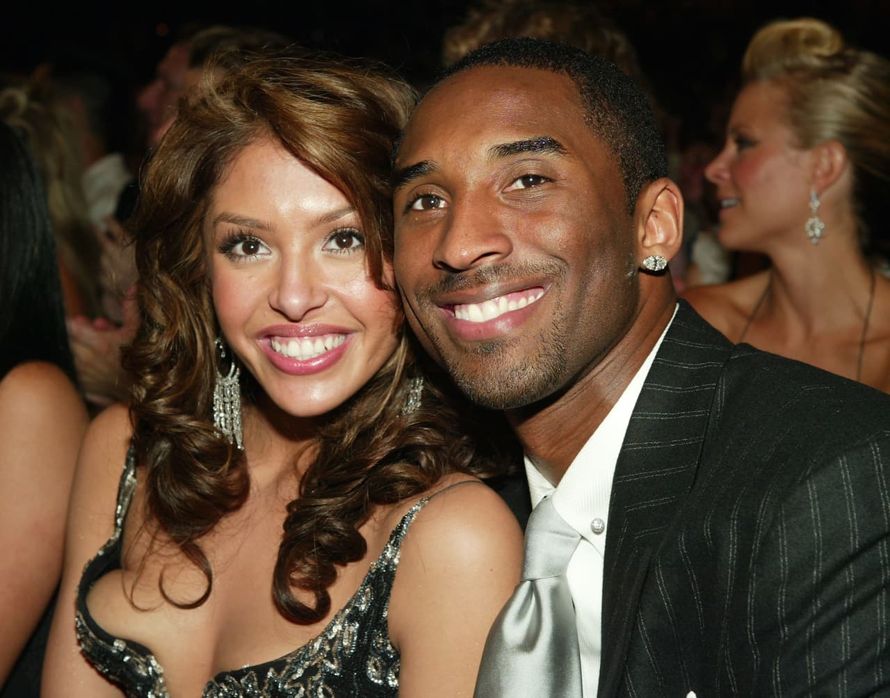 <b><a href="https://www.univision.com/shows/despierta-america/el-amor-de-mi-vida-y-mi-mejor-amigo-asi-fue-la-historia-de-amor-entre-kobe-bryant-y-su-esposa-vanessa-video" target="_blank">Vanessa Cornejo Urdieta y Kobe Bryant se conocieron en 1999</a>,</b> durante la filmación de un video musical, cuando ella tenía 17 años y él 20.