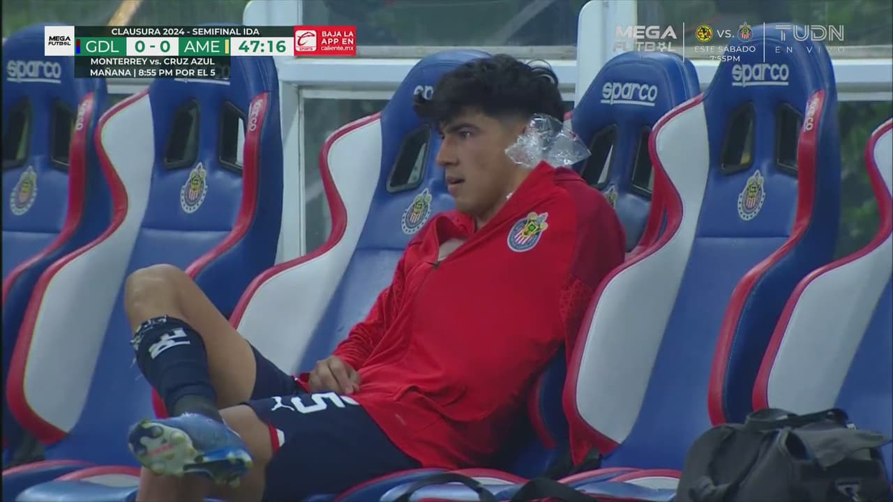 ¡Alarmas en Chivas! Guti sufre lesión de hombro y sale del partido