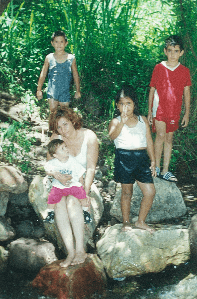 Brian llegó a las audiciones con su novia. Tenía futuro como futbolista, pero una lesión lo cambió todo. Ahora busca triunfar en La Banda.