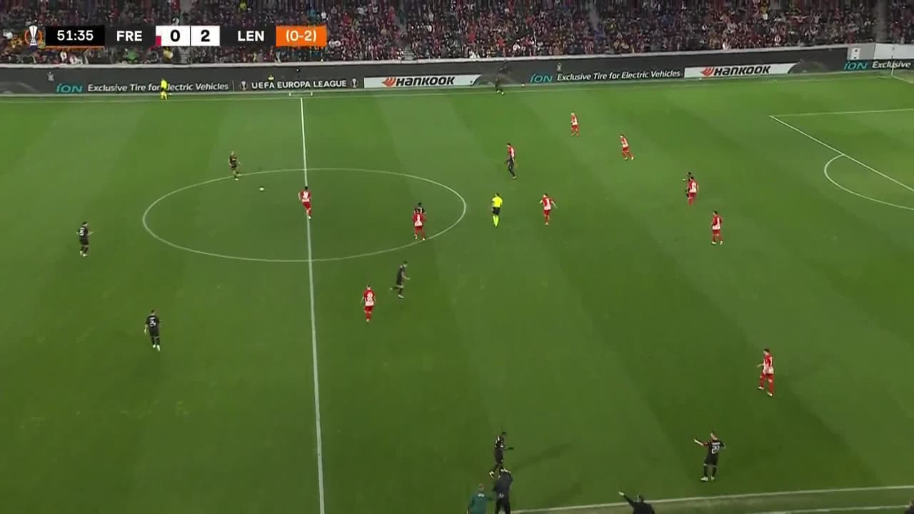 ¡TIRO ATAJADO! disparo por Roland Sallai.