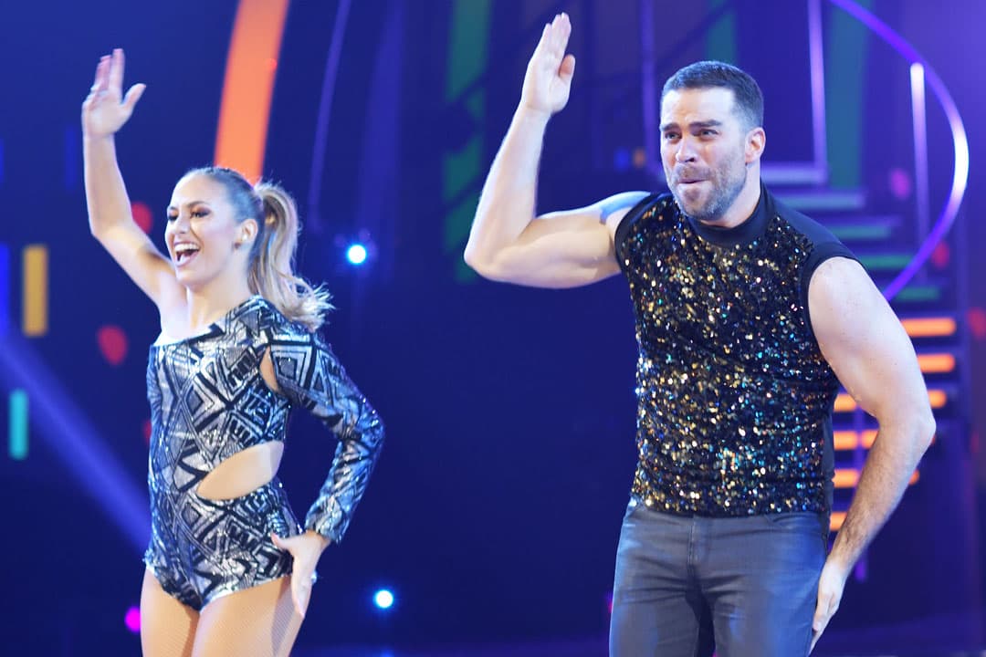 Al ritmo de 'Bailar contigo', Alejandro Nones se mostró enérgico y divertido, tal como lo requería el baile.