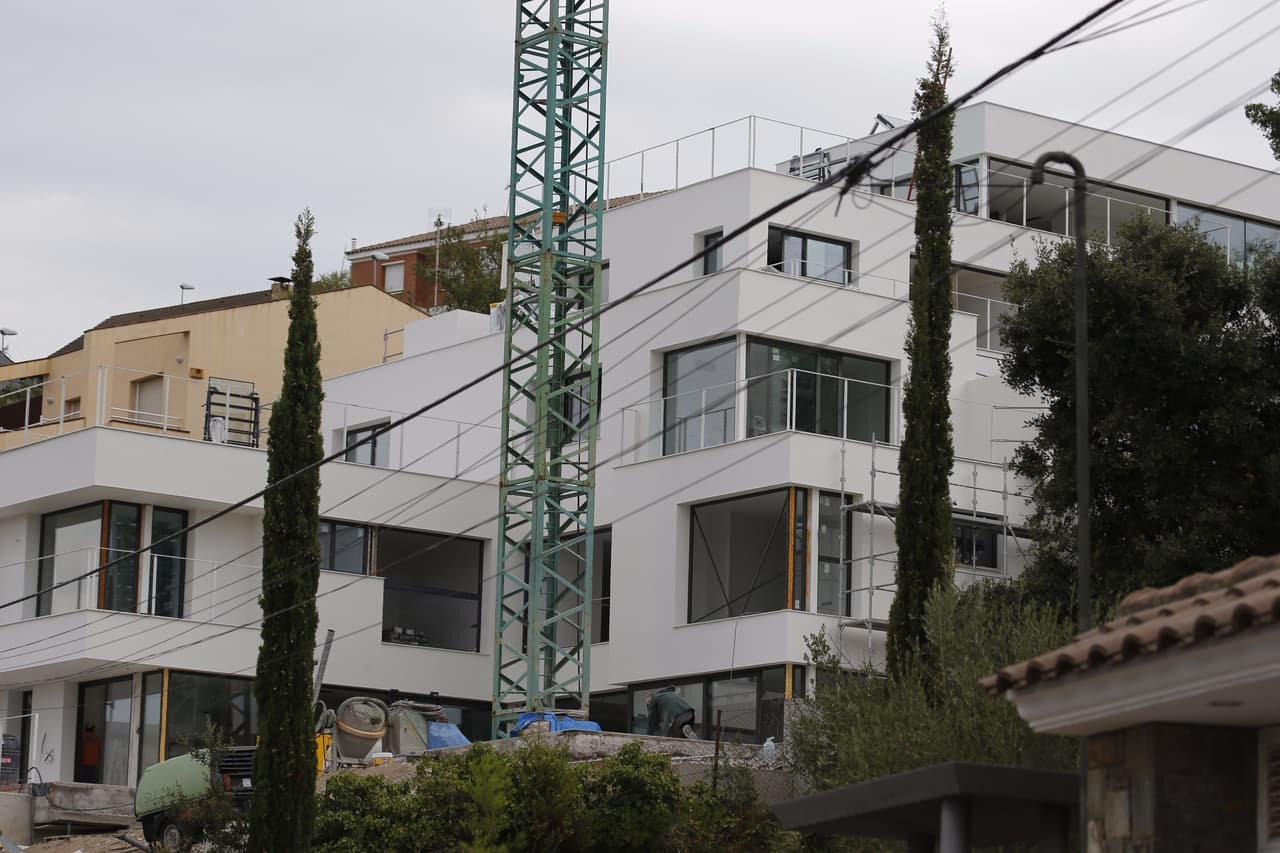 Asimismo, la encargada del proyecto es la arquitecta de confianza de la pareja, Mireia Admeller, quien también diseñó la casa del pirineo catalán donde actualmente habita esta famosa pareja.