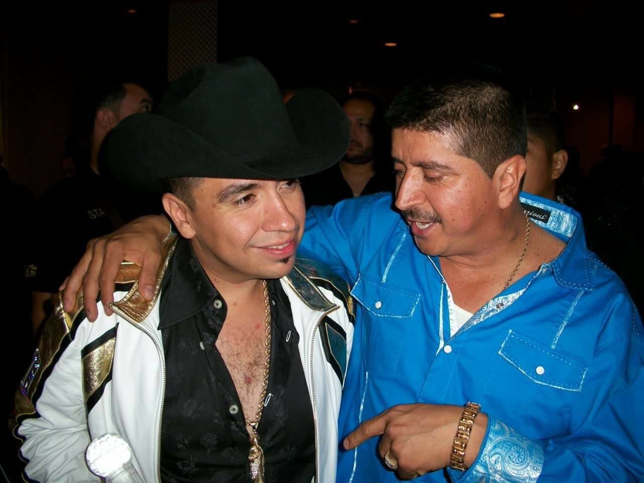 Con Tito Torbellino hizo muy buena amistad, desafortunadamente con la muerte del cantante en 2014, se vinieron abajo los planes que tenían dentro de la música.