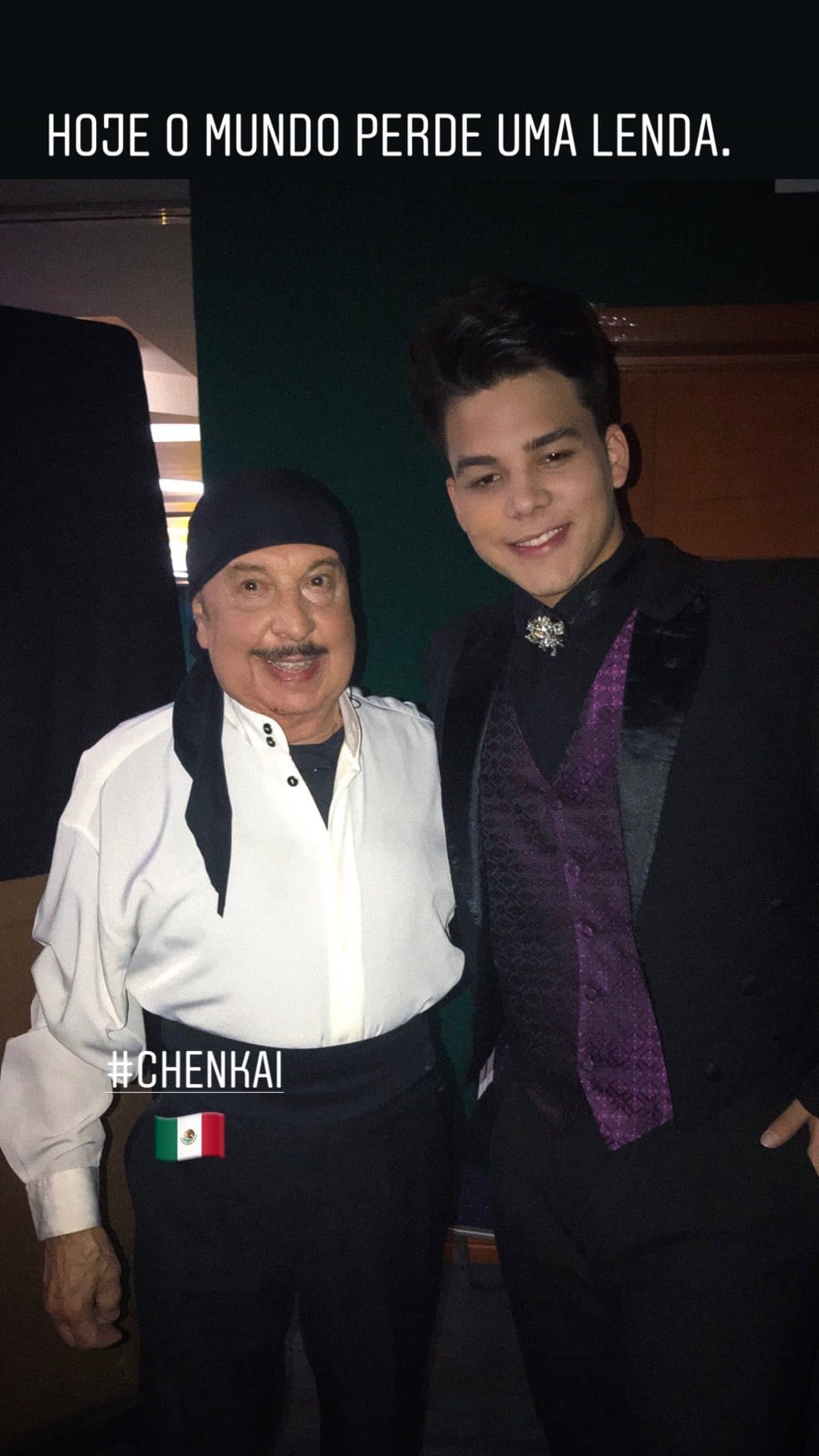 Alicio Zimmermann, campeón brasileño de magia, también compartió su tristeza con esta imagen en donde posa junto a Chen Kai.