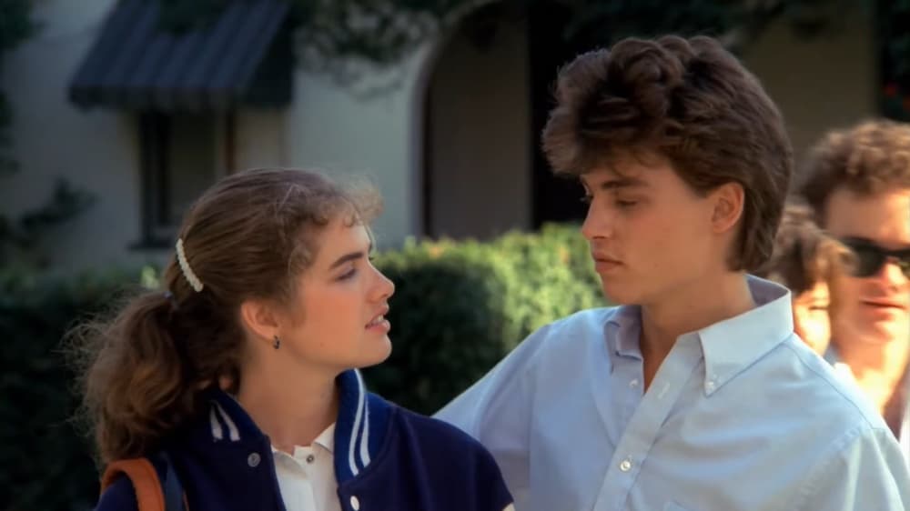 <b>'Nightmare On Elm Street'</b>
<br>En 1984 Johnny Depp tuvo su debut en el cine en una de las producciones más importantes de la época, siendo asesinado por el mismísimo Freddy Krueger.
<br>