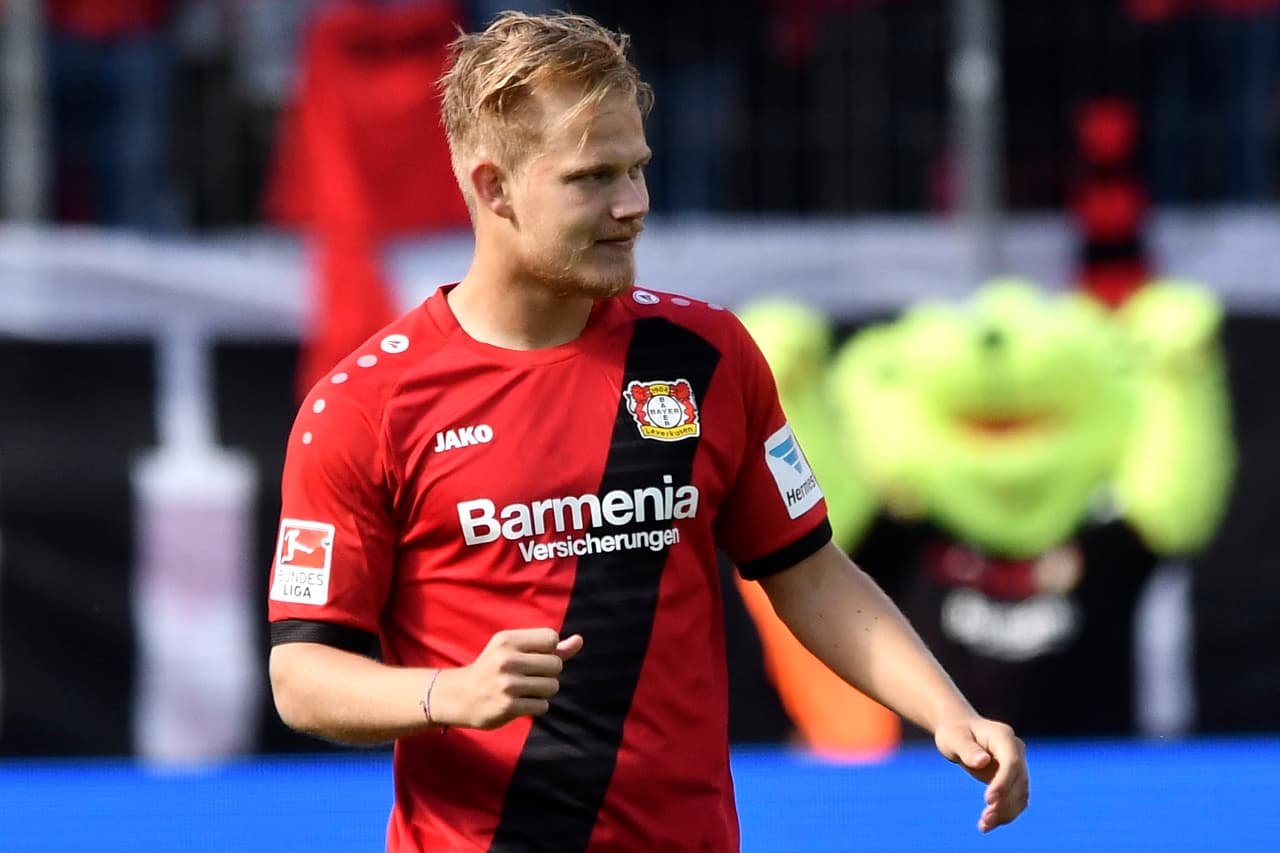 Klessing, compañero de ataque de 'Chicharito', anotó el 1-2 del descuento para Bayer Leverkusen al minuto 15 del segundo tiempo de juego.