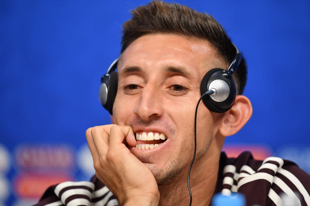 Medios italianos tiene claro que Roma tiene en sus planes a Héctor Herrera como contratación para el mercado invernal y de ahí la duda sobre las ventajas y desventajas de su eventual salida.