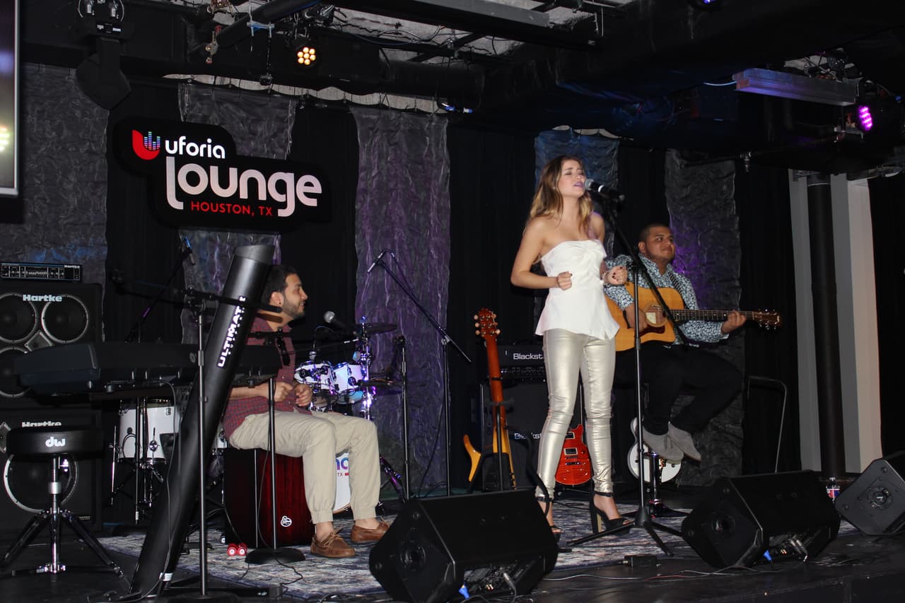 Sofía Reyes, brilló con luz propia en Uforia Lounge