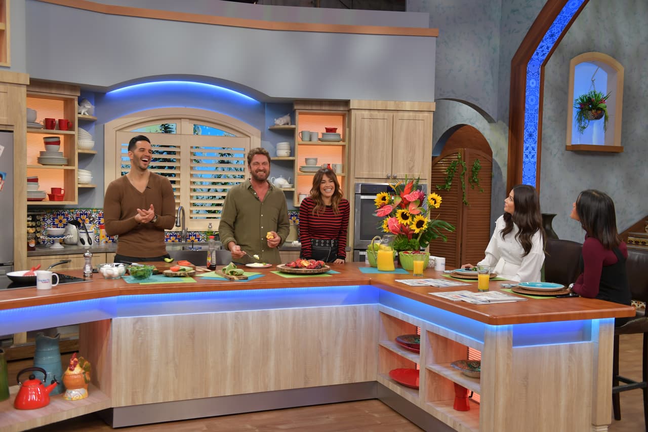 Pero para que no se fuera con el corazón roto, Ana le ofreció ser como un segundo padre para su bebé si le pagaba el colegio.