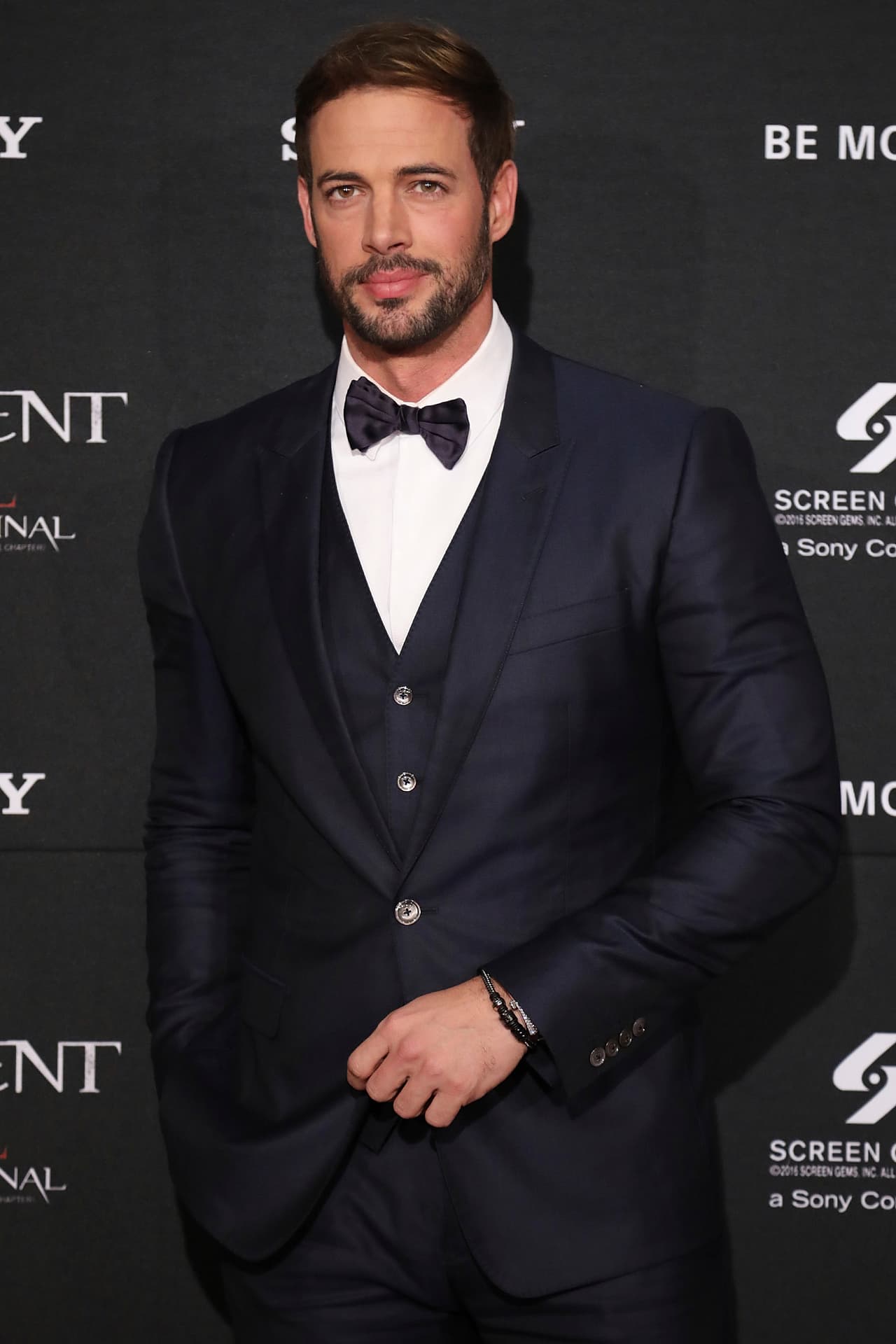 William Levy nos recuerda, por su talento y su físico a don Joaquín. No cabe duda de que el talento no tiene fronteras.