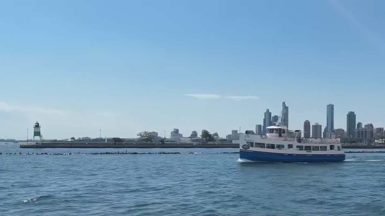 Guardia Costera refuerza patrullajes y advierte sobre alquiler ilegal de botes en Chicago