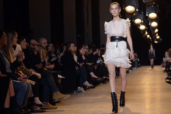 La diseñadora Isabel Marant entró en esta tendencia con accesorios de cuero.