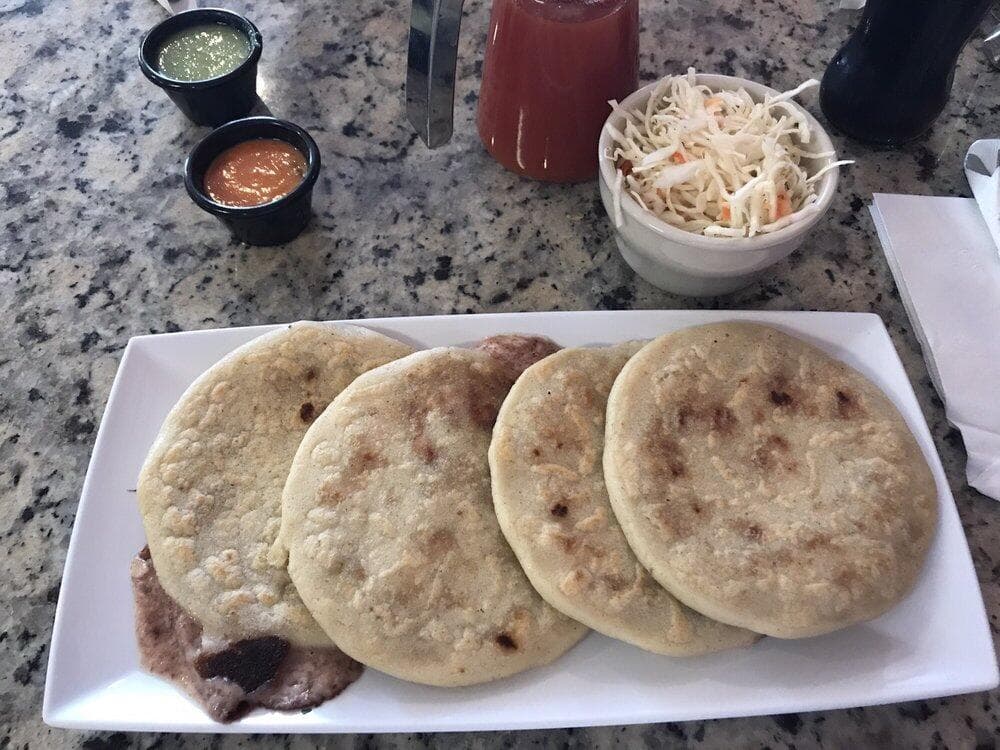 Si lo tuyo son las pupusas, pastelitos, enchiladas, empanadas, baleadas u otros antojos de la 
<b><a href="https://www.univision.com/local/philadelphia-wuvp/localisimo/mejor-comida-centroamericana-filadelfia-fotos">comida centroamericana</a></b>, Filadelfia también tiene varias opciones para ti.