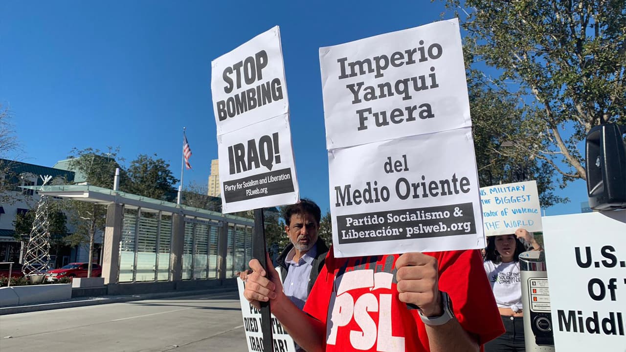 Con cánticos y cárteles, decenas de personas expresaron su rechazo ante una supuesta guerra contra Irán por parte del gobierno de Estados Unidos.