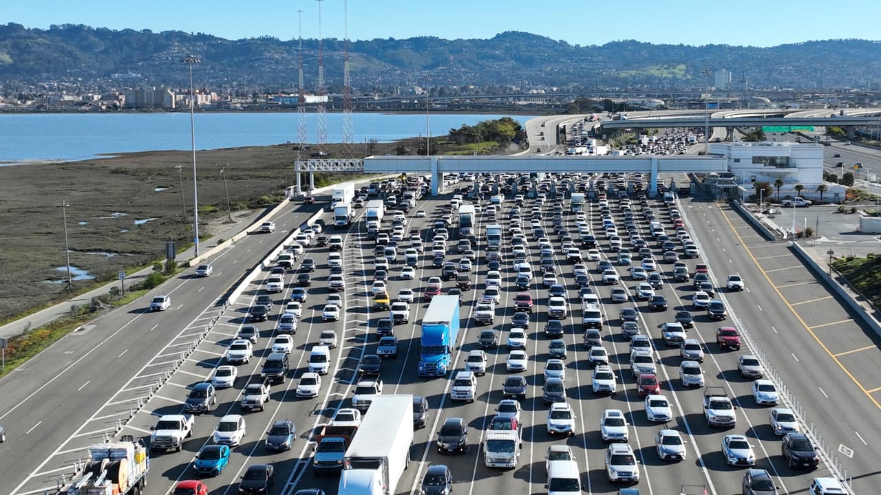 ¿Tienes deudas de peajes en los puentes del Área de la Bahía? El DMV no te permitirá renovar tu registro vehicular