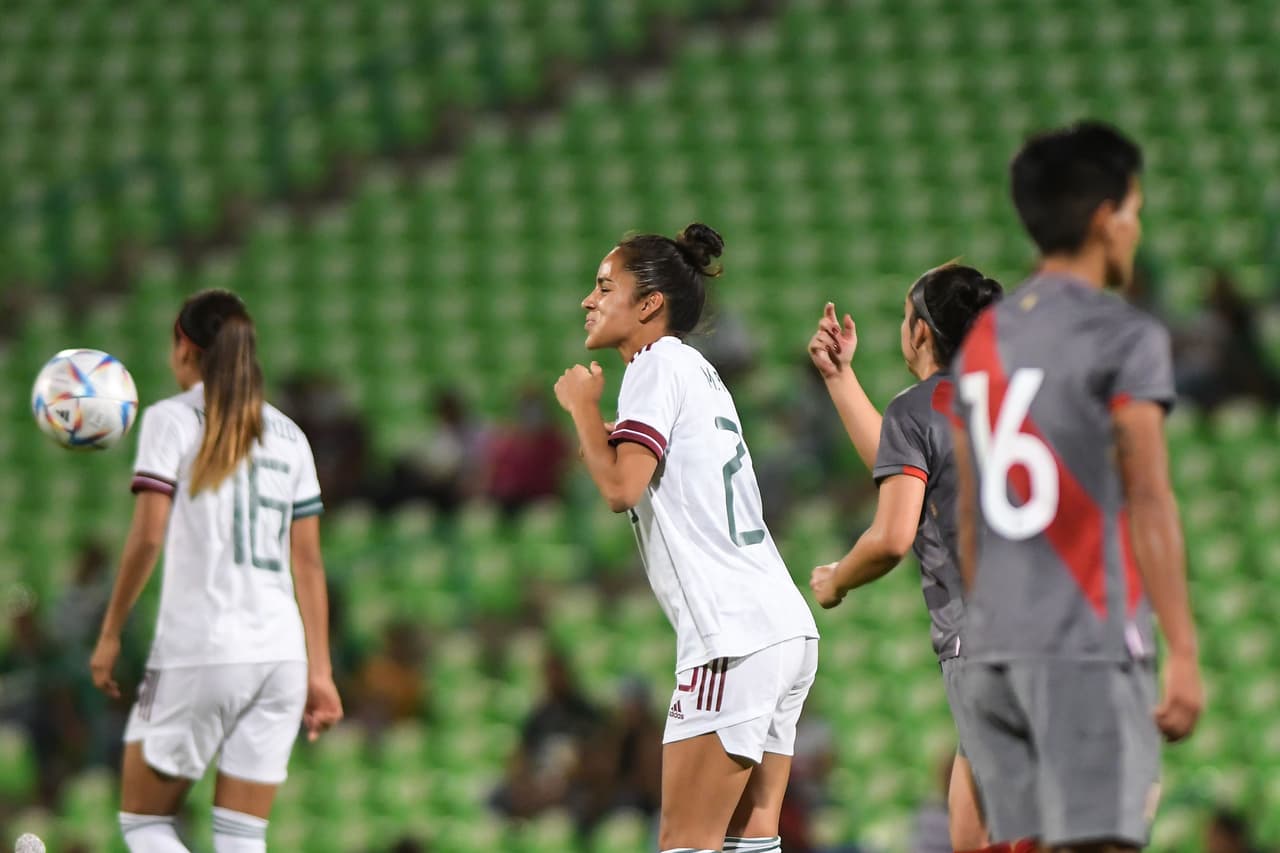 El Tricolor Femenil fue muy superior a Perú, a la que volverá a enfrentar el martes a puerta cerrada.