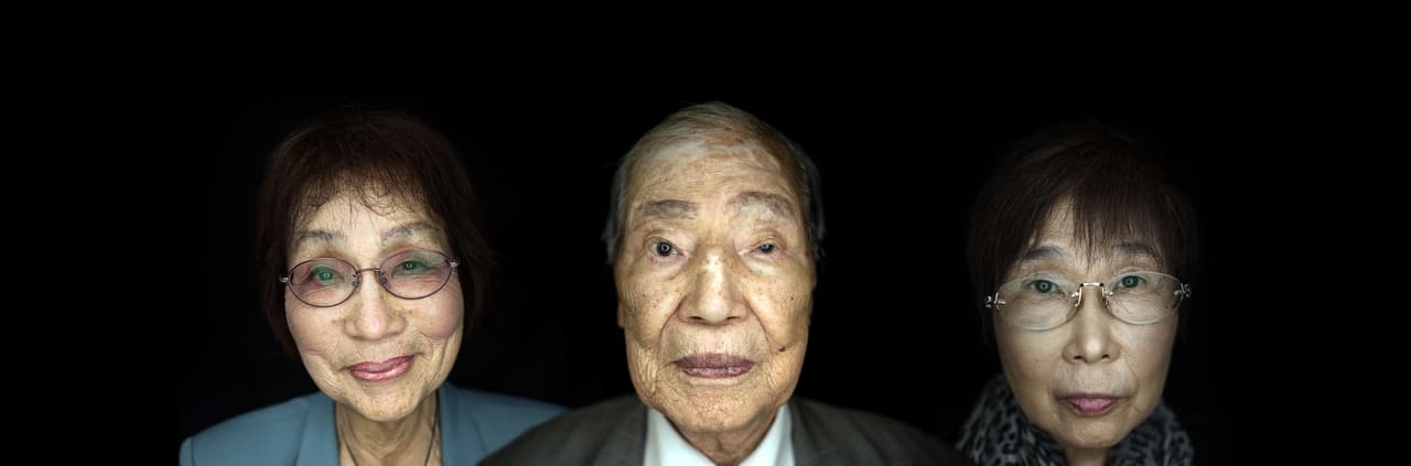 Tres de los sobrevivientes del grupo de retratos.