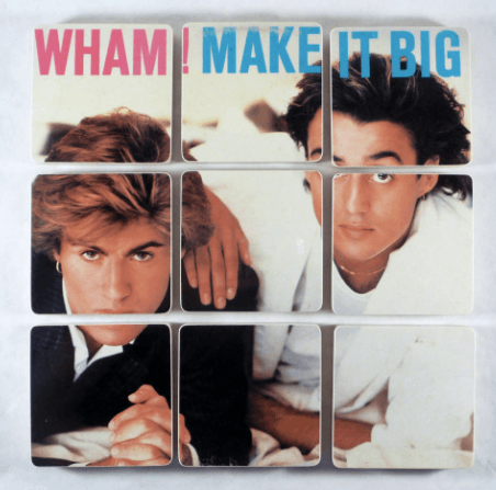 Se dio a conocer musicalmente a dúo con Andrew Ridgeley, en el grupo que llamaron 'Wham!'.