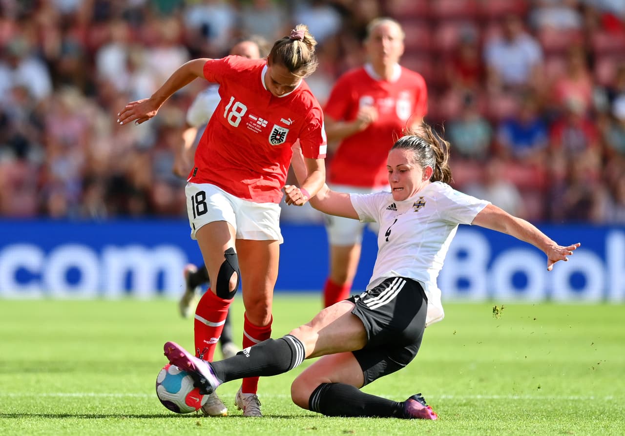 Austria venció 2-0 a Irlanda del Norte.