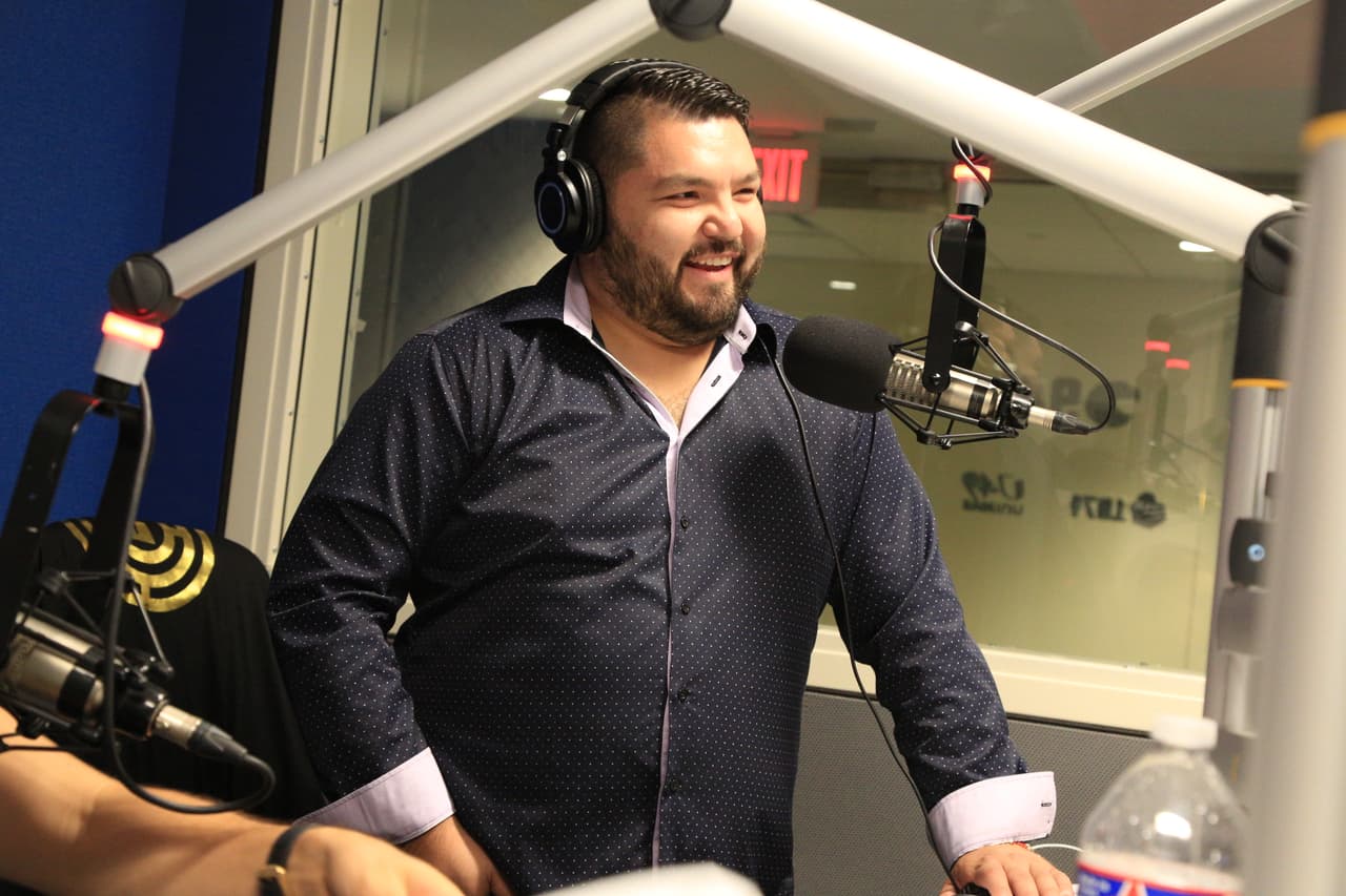 Los tres locutores se fueron a las calles de Dallas y tuvieron la oportunidad de conocer algunos de sus seguidores.