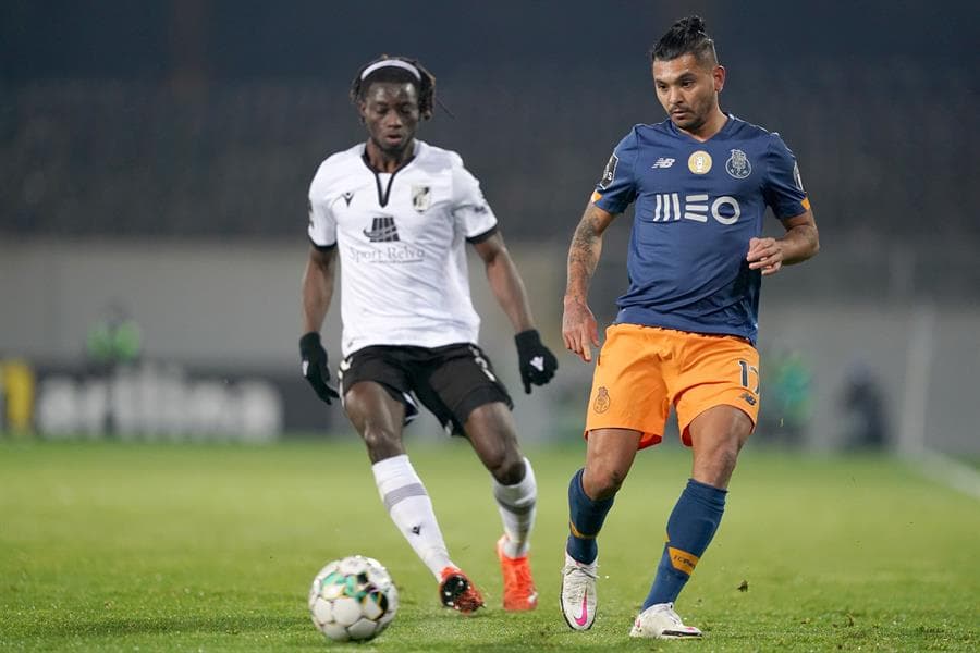 Porto viene de atrás y se impone en su visita al Vitória